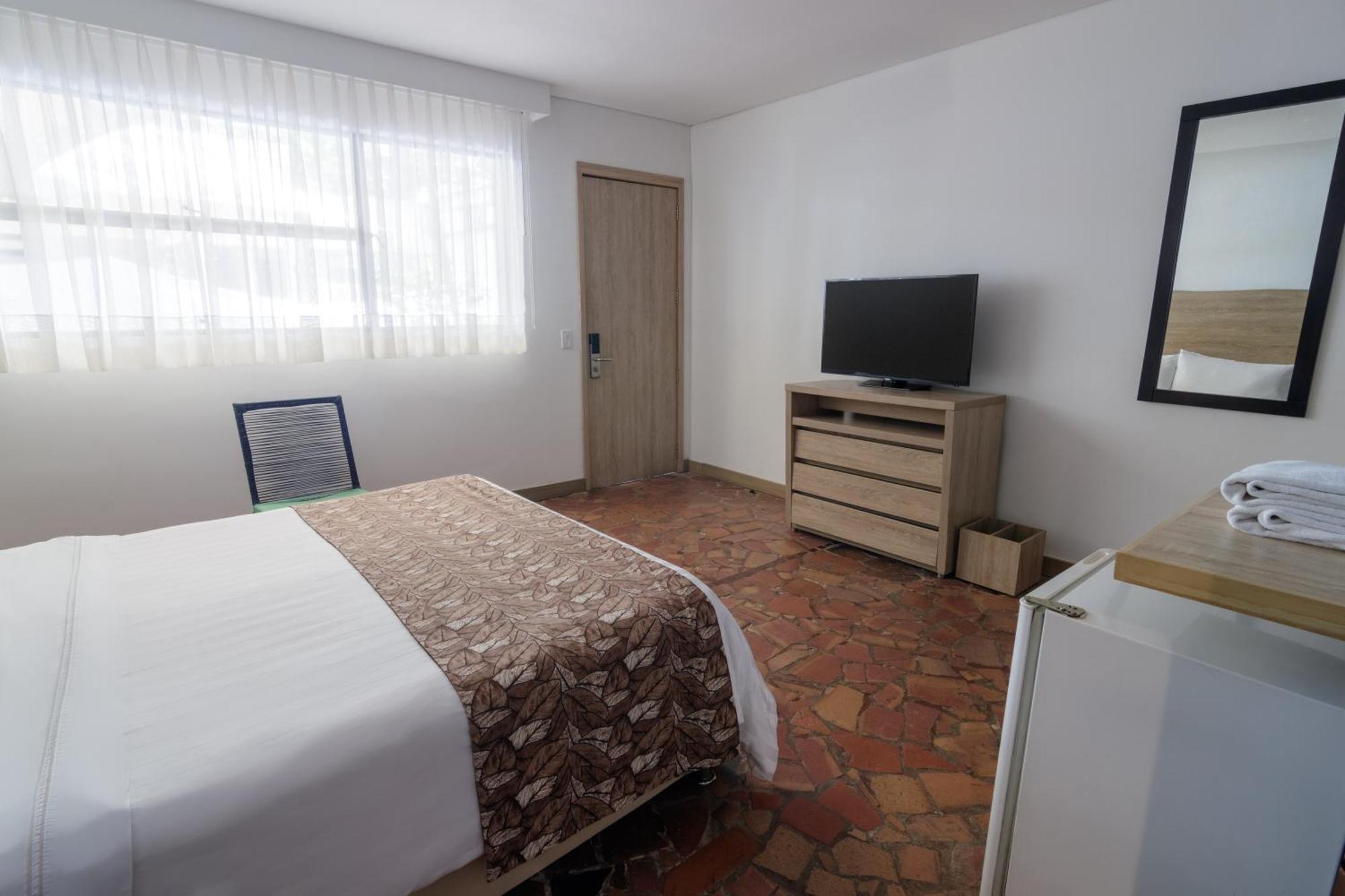 Ghl Hotel Club El Puente Girardot Bagian luar foto